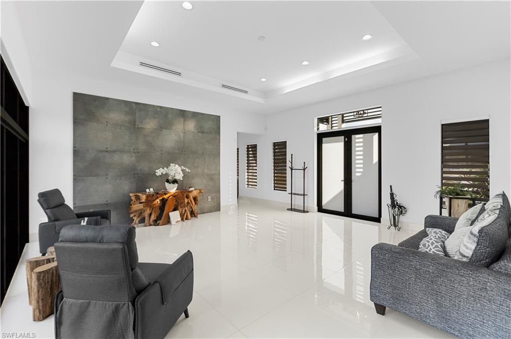 Image 7 of property listing at 1817 SW 11th TER, Cape Coral, FL 33991