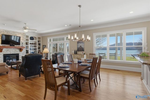 1310 Buck Island Drive, Guntersville, AL 35976