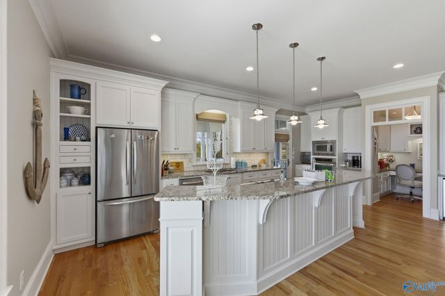 1310 Buck Island Drive, Guntersville, AL 35976