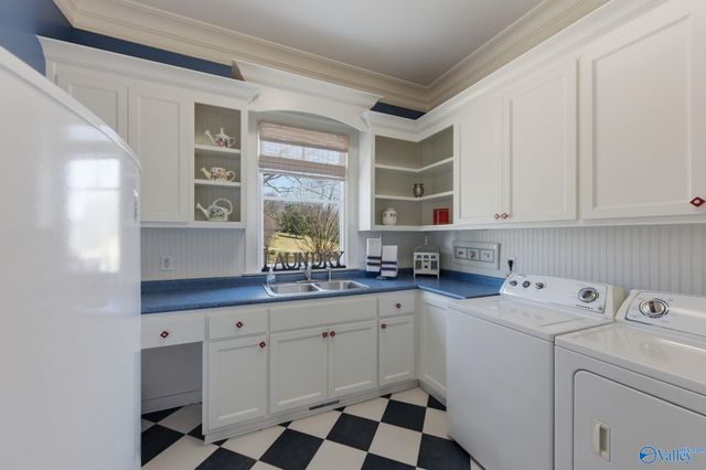 1310 Buck Island Drive, Guntersville, AL 35976