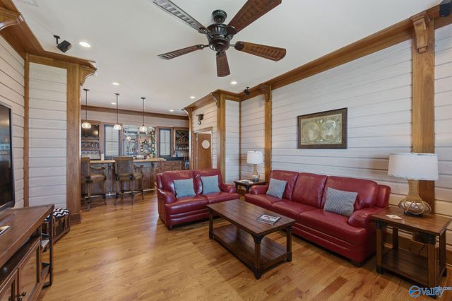 1310 Buck Island Drive, Guntersville, AL 35976