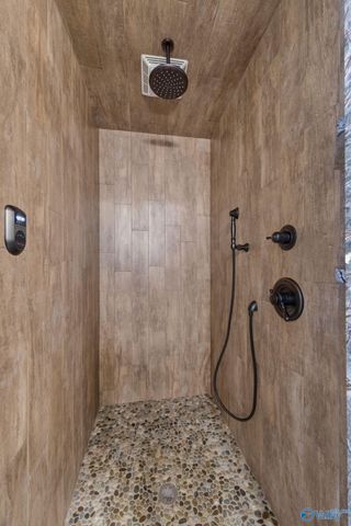 1310 Buck Island Drive, Guntersville, AL 35976