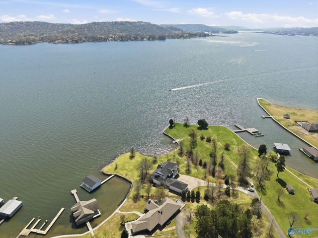 1310 Buck Island Drive, Guntersville, AL 35976