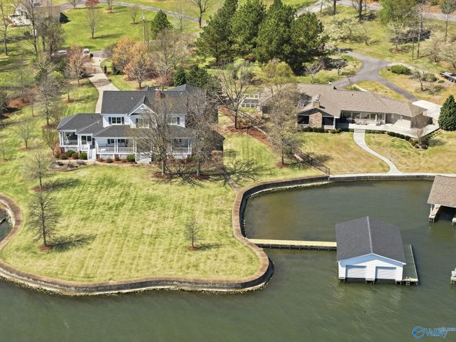 1310 Buck Island Drive, Guntersville, AL 35976