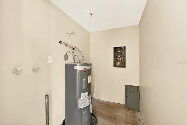 3005 CORD STREET, Tampa, FL 33605