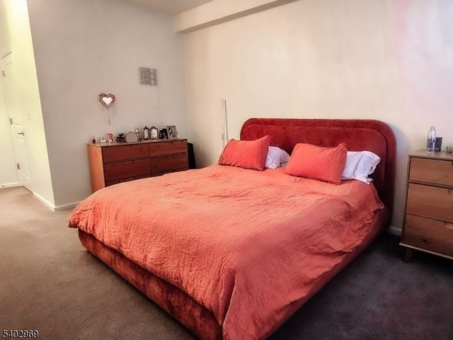 30 Freedomway 102, Jersey City, NJ 07305