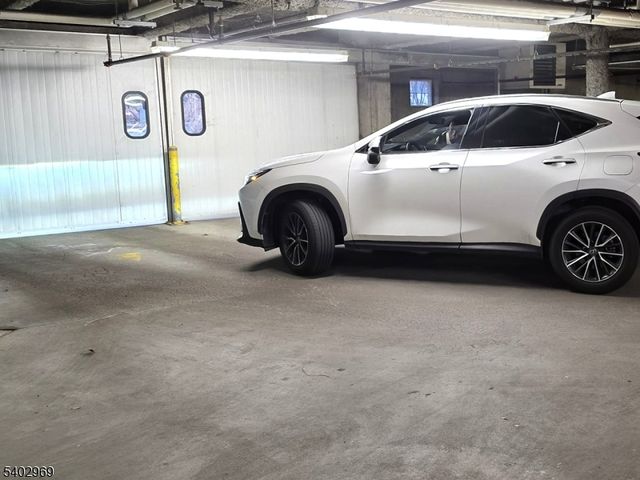 30 Freedomway 102, Jersey City, NJ 07305