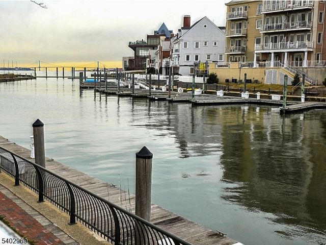 30 Freedomway 102, Jersey City, NJ 07305