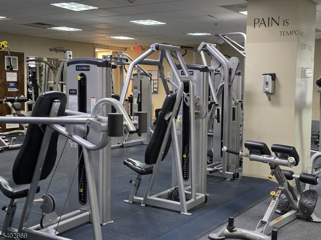 30 Freedomway 102, Jersey City, NJ 07305