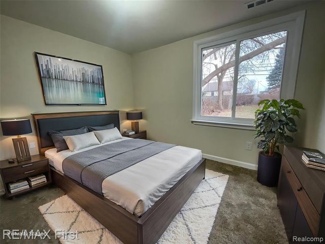 27124 Vance Street, Madison Heights, MI 48071