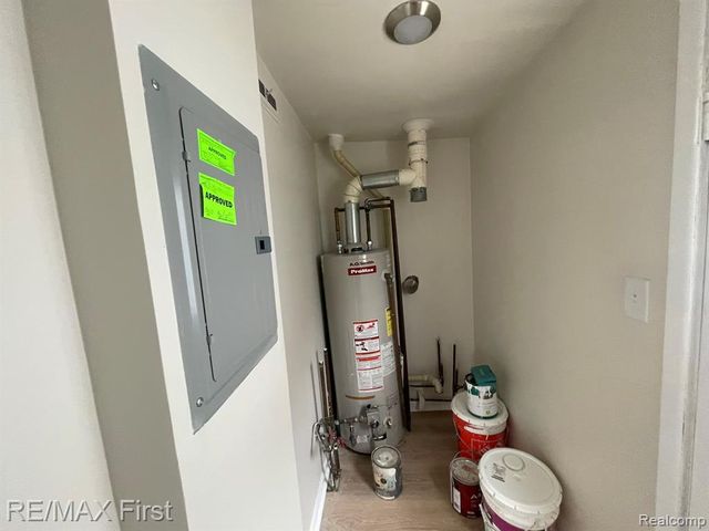 27124 Vance Street, Madison Heights, MI 48071