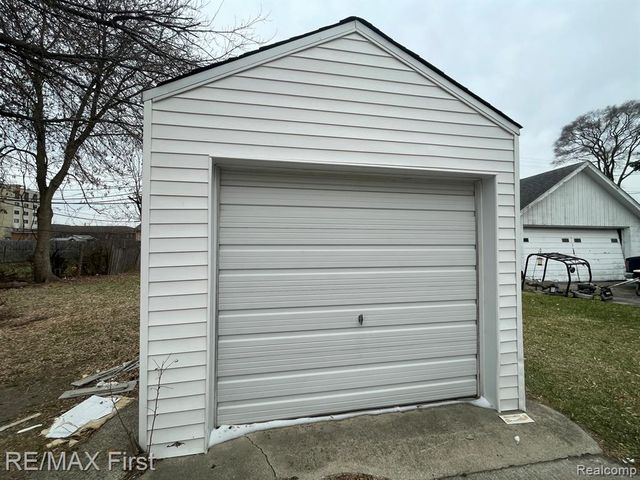 27124 Vance Street, Madison Heights, MI 48071