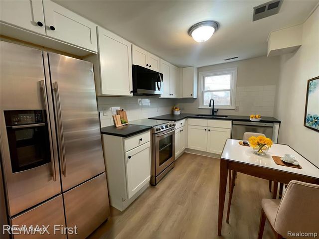 27124 Vance Street, Madison Heights, MI 48071