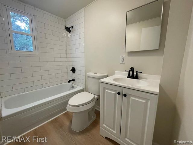 27124 Vance Street, Madison Heights, MI 48071