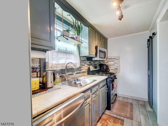 1467 Church St, Rahway City, NJ 07065