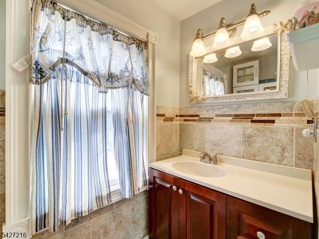 1467 Church St, Rahway City, NJ 07065