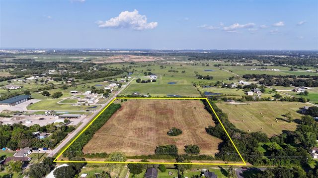 00 11th, Santa Fe, TX 77510