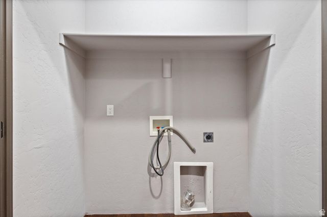 919 PARKWAY DR, North Salt Lake, UT 84054