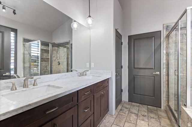 919 PARKWAY DR, North Salt Lake, UT 84054