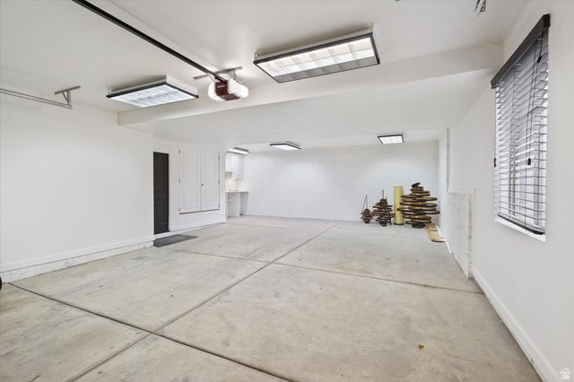 919 PARKWAY DR, North Salt Lake, UT 84054