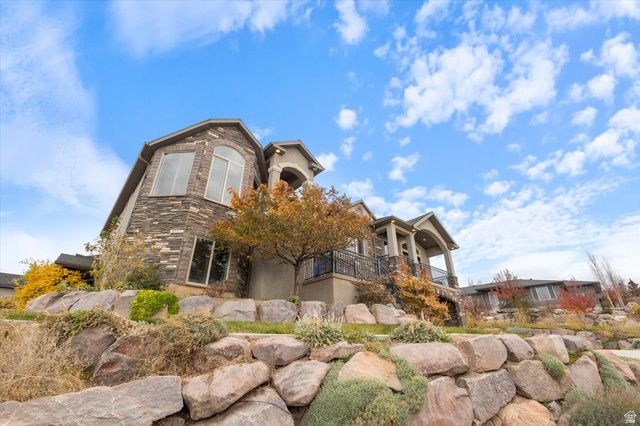 919 PARKWAY DR, North Salt Lake, UT 84054