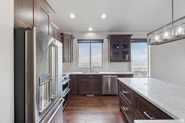 919 PARKWAY DR, North Salt Lake, UT 84054