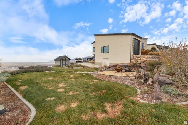 919 PARKWAY DR, North Salt Lake, UT 84054