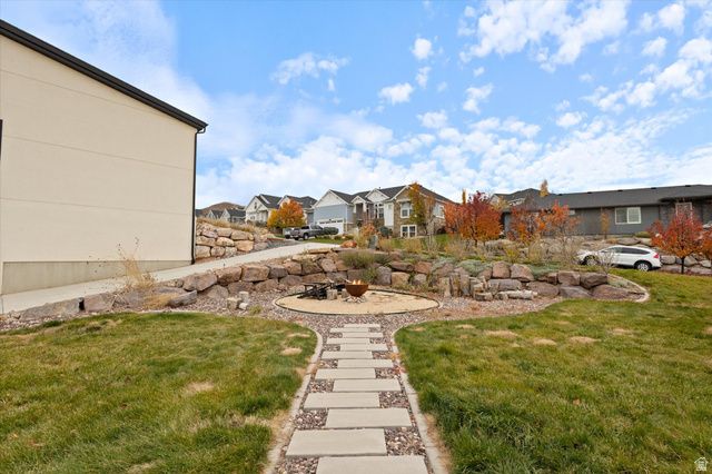 919 PARKWAY DR, North Salt Lake, UT 84054