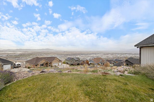 919 PARKWAY DR, North Salt Lake, UT 84054