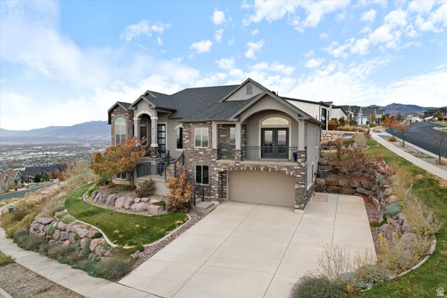 919 PARKWAY DR, North Salt Lake, UT 84054