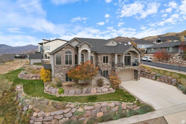 919 PARKWAY DR, North Salt Lake, UT 84054