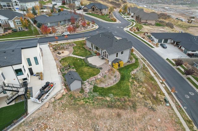 919 PARKWAY DR, North Salt Lake, UT 84054