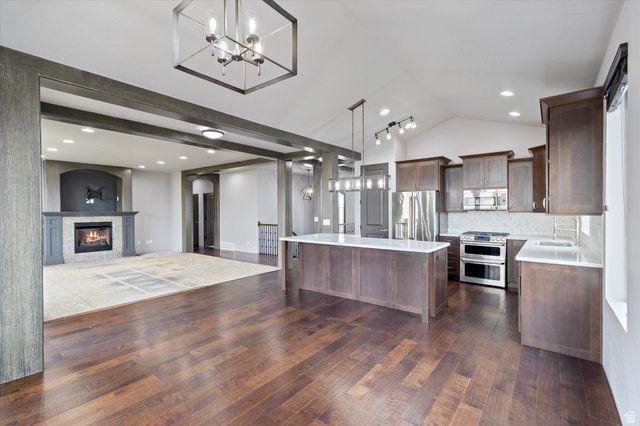 919 PARKWAY DR, North Salt Lake, UT 84054