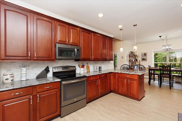 417 Whispering Winds Dr, Manchester, TN 37355