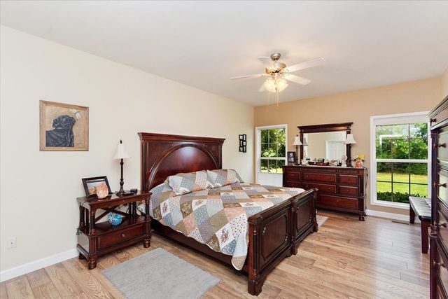 417 Whispering Winds Dr, Manchester, TN 37355