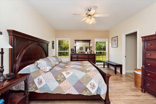 417 Whispering Winds Dr, Manchester, TN 37355