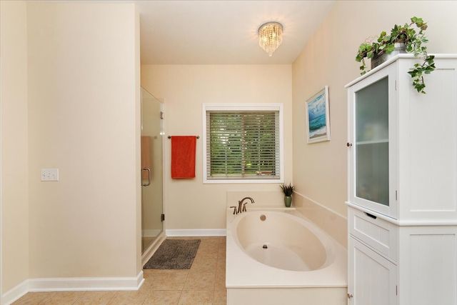 417 Whispering Winds Dr, Manchester, TN 37355