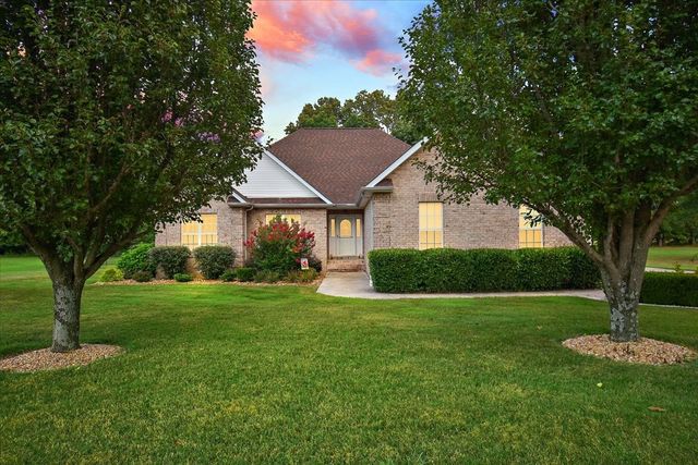 417 Whispering Winds Dr, Manchester, TN 37355