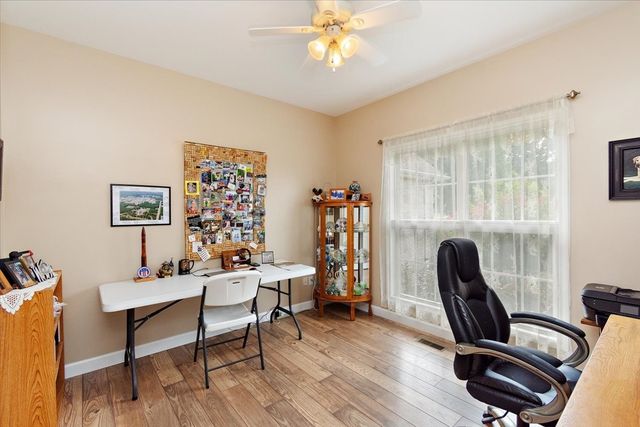 417 Whispering Winds Dr, Manchester, TN 37355