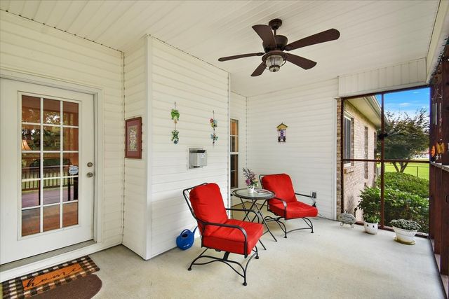 417 Whispering Winds Dr, Manchester, TN 37355