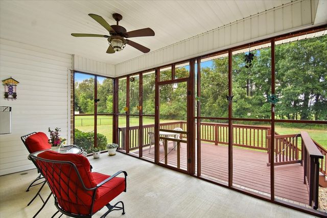 417 Whispering Winds Dr, Manchester, TN 37355