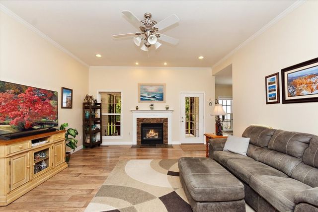 417 Whispering Winds Dr, Manchester, TN 37355