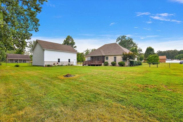 417 Whispering Winds Dr, Manchester, TN 37355