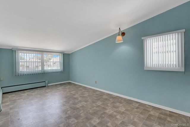 148 S Dean Street, Hicksville, NY 11801