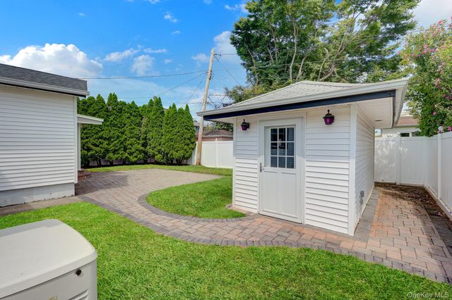 148 S Dean Street, Hicksville, NY 11801