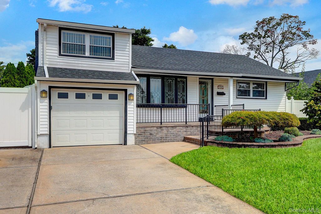 148 S Dean Street, Hicksville, NY 11801 — photo 3