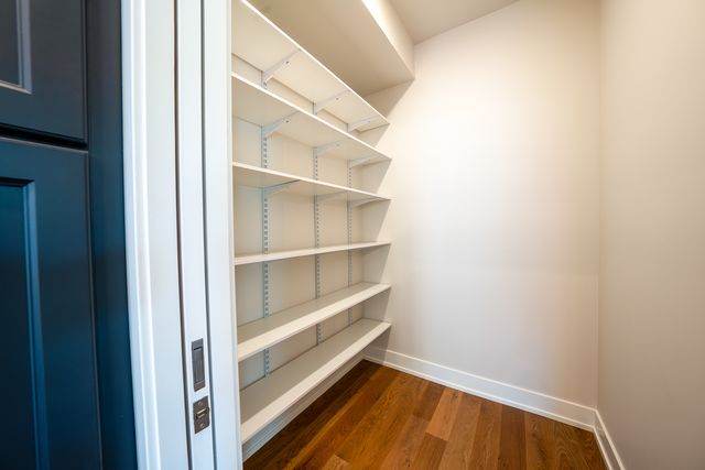 1901 W Berwyn Avenue 1, Chicago, IL 60640
