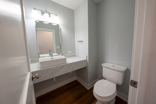 1901 W Berwyn Avenue 1, Chicago, IL 60640