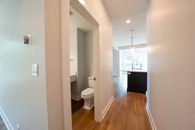 1901 W Berwyn Avenue 1, Chicago, IL 60640