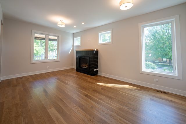 1901 W Berwyn Avenue 1, Chicago, IL 60640